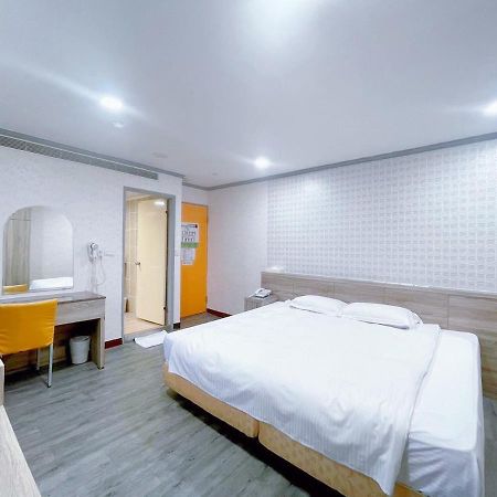 A22 Wei Lu Hotel Zhongli Exteriör bild
